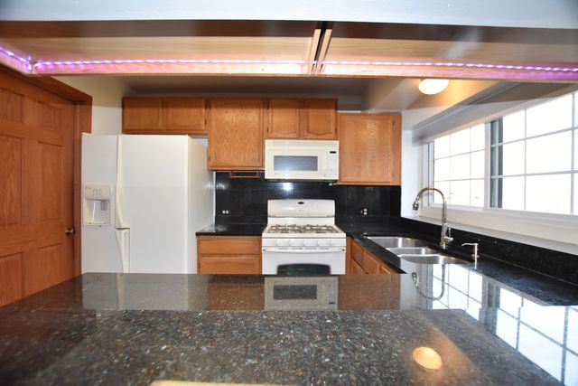 4475 Olmstead Drive, Hoffman Estates, IL 60192