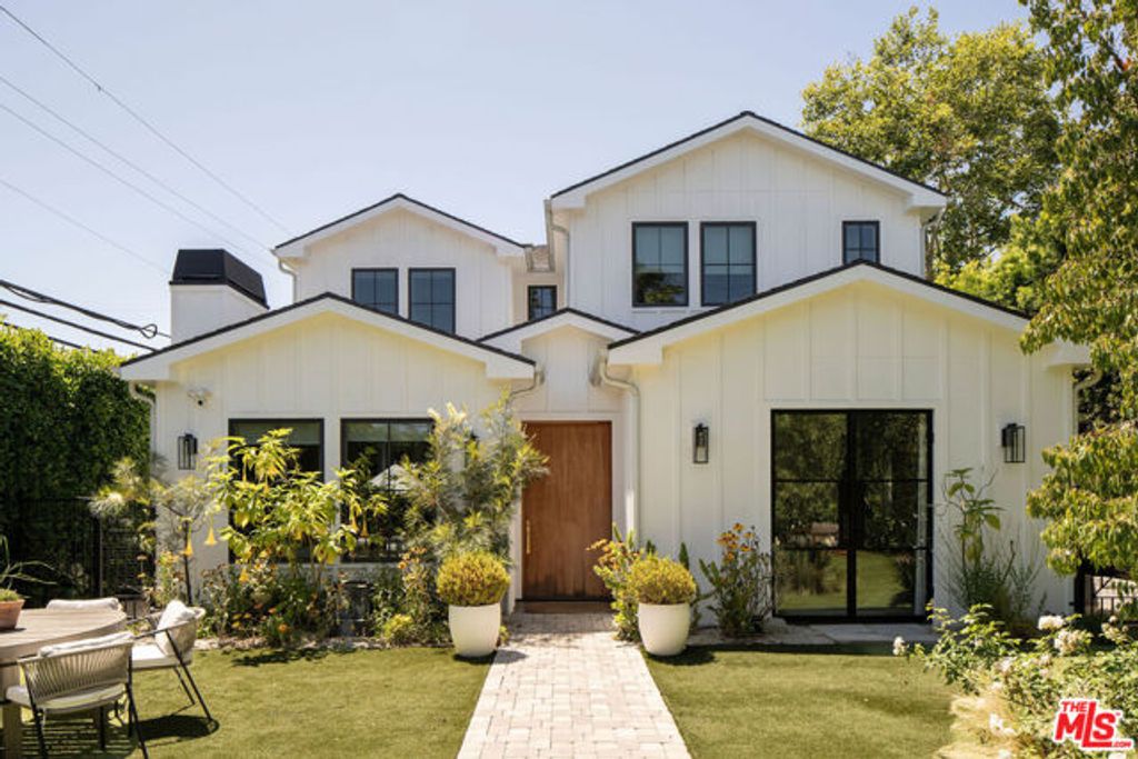 5651 Clinton Street, Los Angeles, CA 90004
