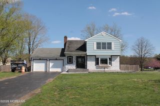 25 Taylors Mills Road, Manalapan, NJ 07726