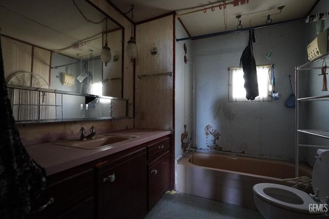 216 Donalda Court, Wofford Heights, CA 93285