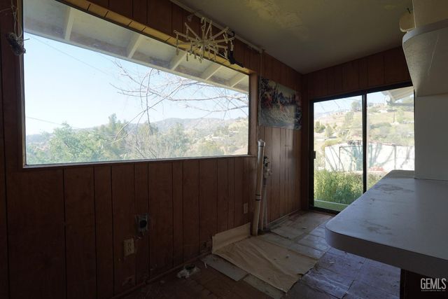 216 Donalda Court, Wofford Heights, CA 93285