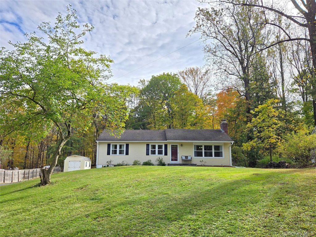 49 Colburn Drive, Poughkeepsie, NY 12603