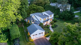 326 LINDSEY DR, Berwyn, PA 19312
