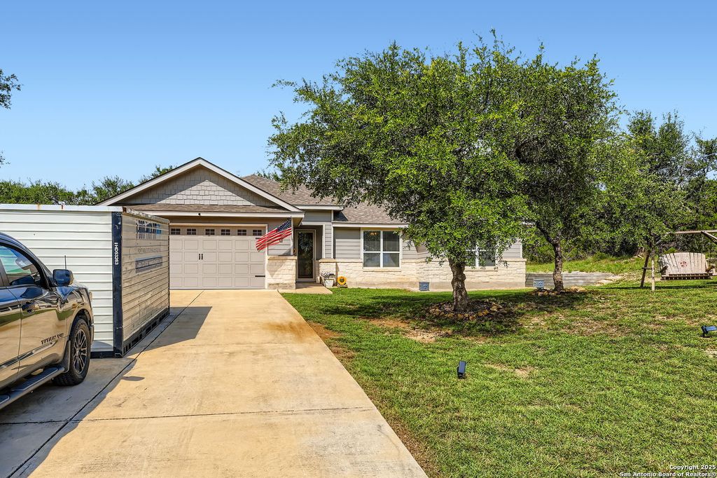 1041 madrone, Fischer, TX 78623