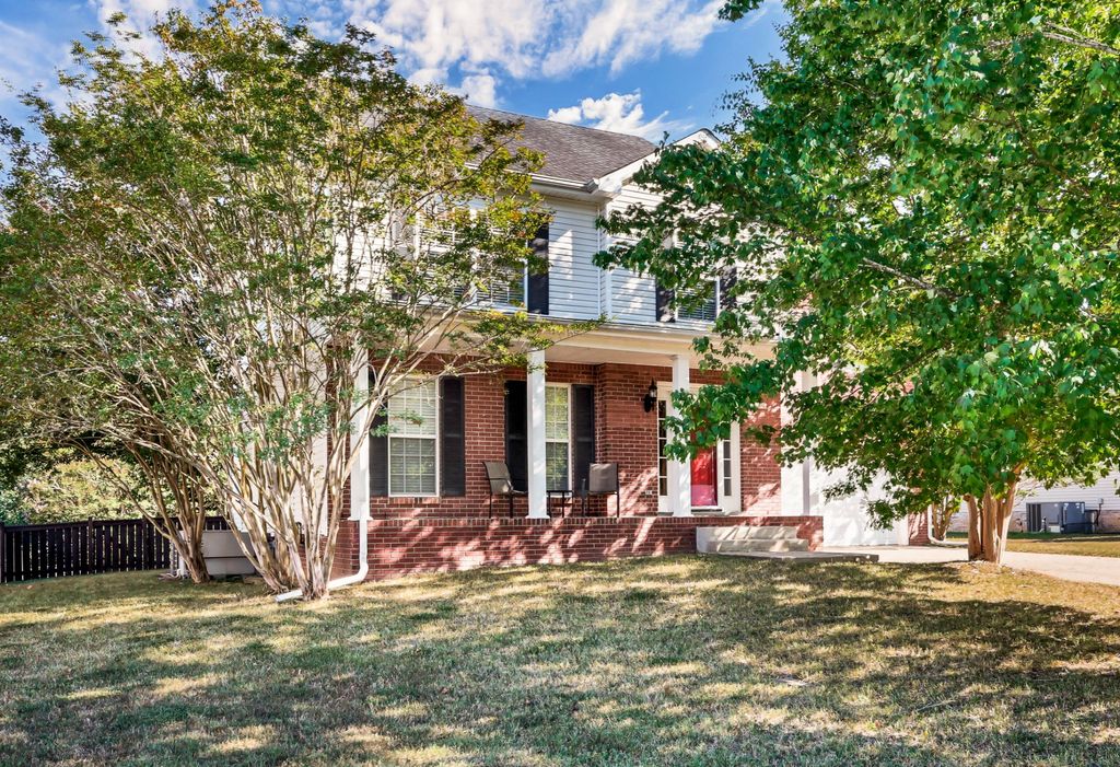 3316 Sunny Slope Dr, Clarksville, TN 37043