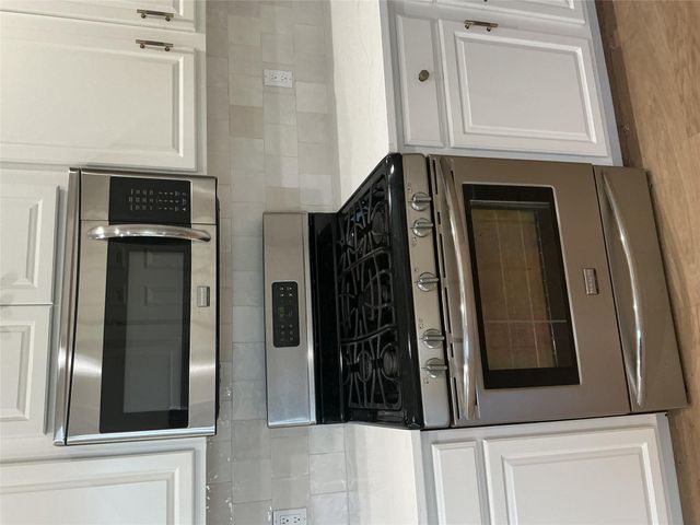 117 Waterloo DR, Kyle, TX 78640