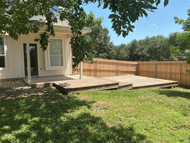 117 Waterloo DR, Kyle, TX 78640