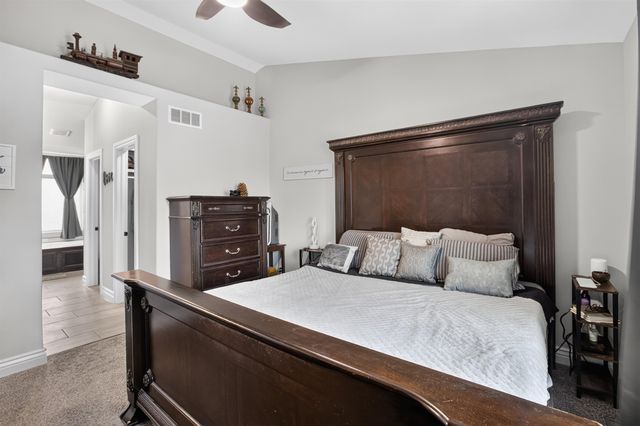 5334 N Pebblecreek St, Bel Aire, KS 67226