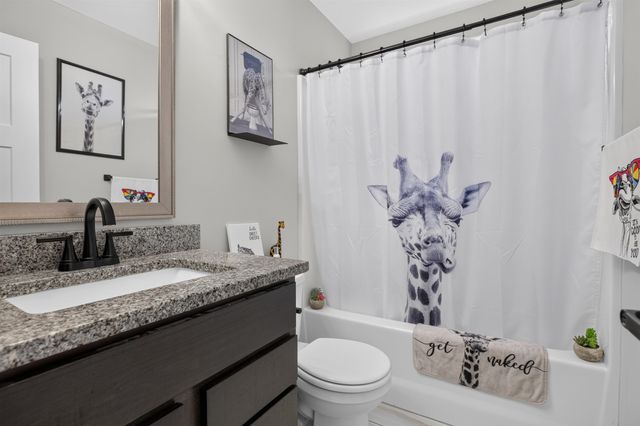 5334 N Pebblecreek St, Bel Aire, KS 67226