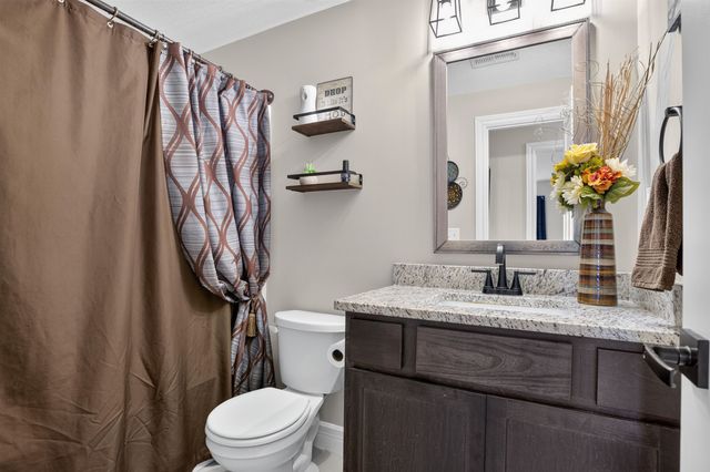 5334 N Pebblecreek St, Bel Aire, KS 67226