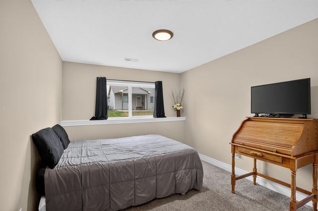 5334 N Pebblecreek St, Bel Aire, KS 67226
