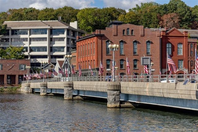 5 Church Lane 410, Westport, CT 06880