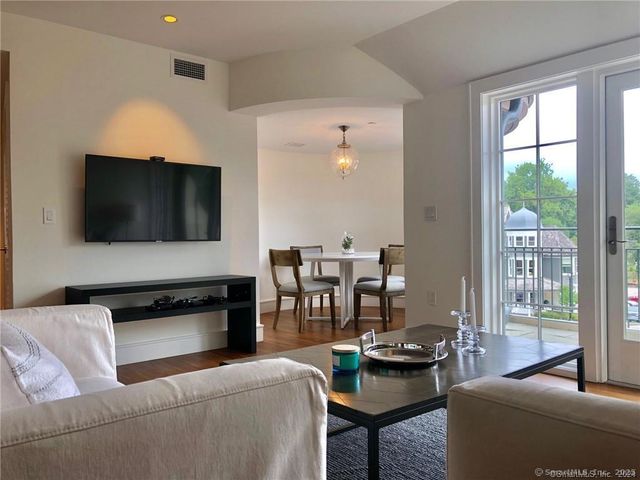 5 Church Lane 410, Westport, CT 06880