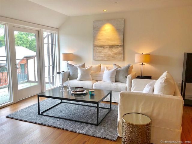 5 Church Lane 410, Westport, CT 06880