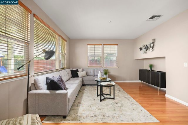 1775 Rose Gate Cmn, Livermore, CA 94551