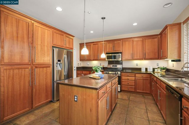 1775 Rose Gate Cmn, Livermore, CA 94551