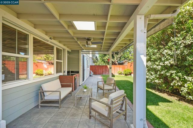 1775 Rose Gate Cmn, Livermore, CA 94551