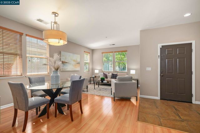 1775 Rose Gate Cmn, Livermore, CA 94551