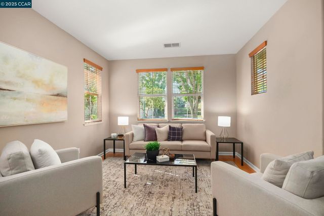 1775 Rose Gate Cmn, Livermore, CA 94551