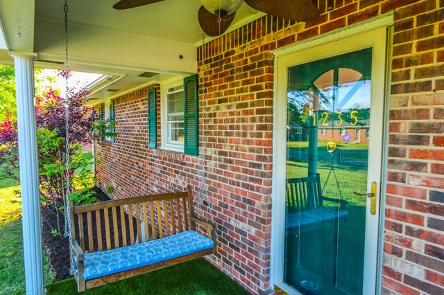 1235 Springdale Dr, Cookeville, TN 38501