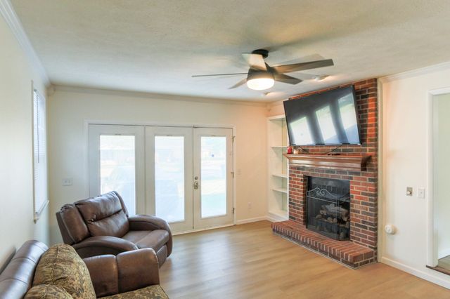 1235 Springdale Dr, Cookeville, TN 38501
