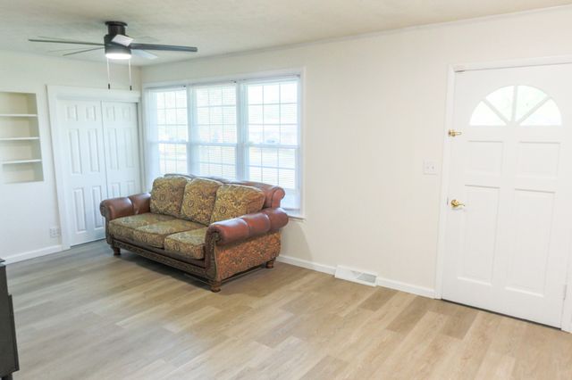 1235 Springdale Dr, Cookeville, TN 38501