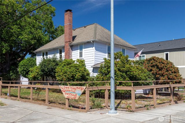 826 9th Street SW, Puyallup, WA 98371