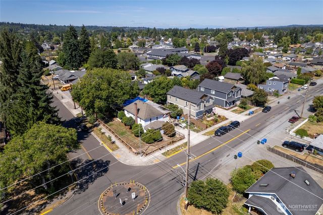 826 9th Street SW, Puyallup, WA 98371