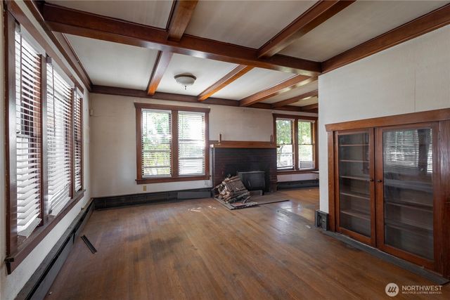 826 9th Street SW, Puyallup, WA 98371