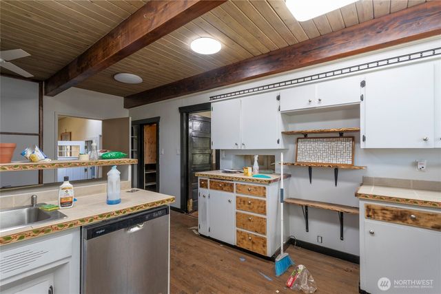 826 9th Street SW, Puyallup, WA 98371