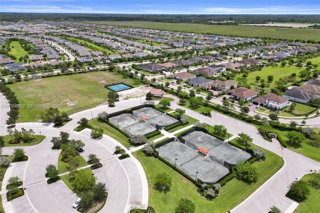 19593 Whispering Creek Rd, Loxahatchee, FL 33470