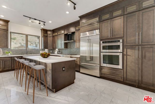 2566 E Chevy Chase Drive, Glendale, CA 91206