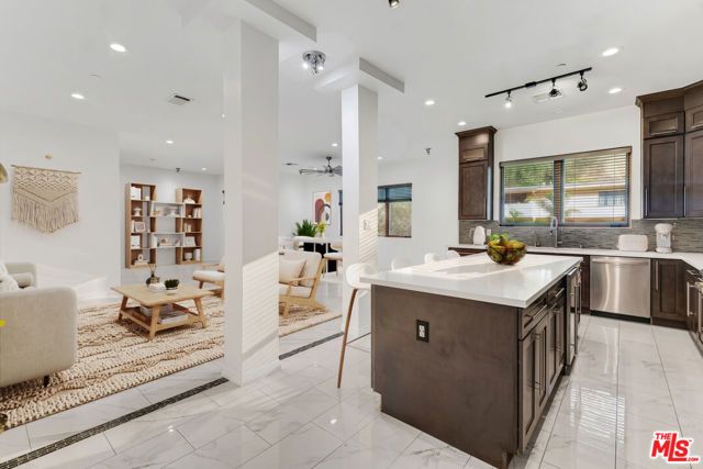 2566 E Chevy Chase Drive, Glendale, CA 91206
