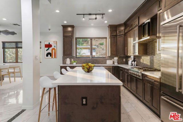 2566 E Chevy Chase Drive, Glendale, CA 91206