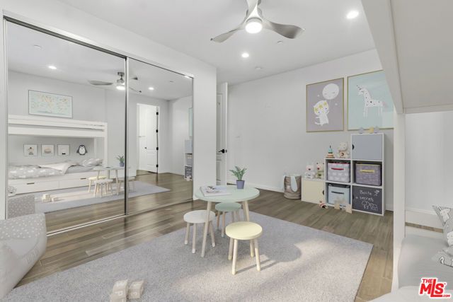 2566 E Chevy Chase Drive, Glendale, CA 91206