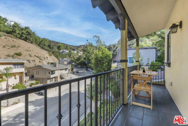 2566 E Chevy Chase Drive, Glendale, CA 91206