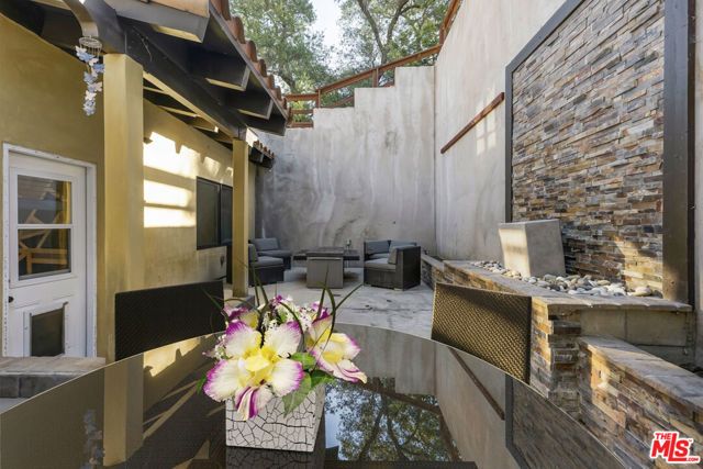 2566 E Chevy Chase Drive, Glendale, CA 91206