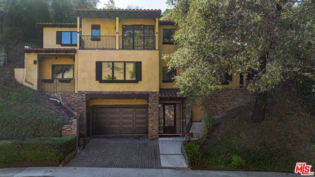 2566 E Chevy Chase Drive, Glendale, CA 91206