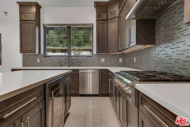 2566 E Chevy Chase Drive, Glendale, CA 91206