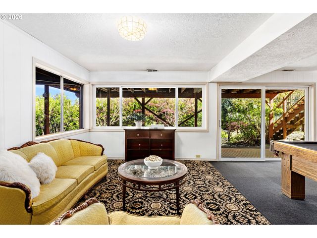 1658 FIRCREST Dr, Lake Oswego, OR 97034