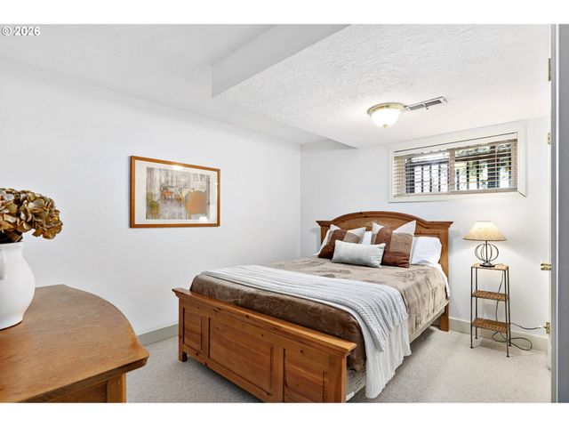 1658 FIRCREST Dr, Lake Oswego, OR 97034