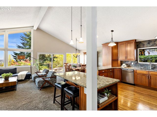 1658 FIRCREST Dr, Lake Oswego, OR 97034