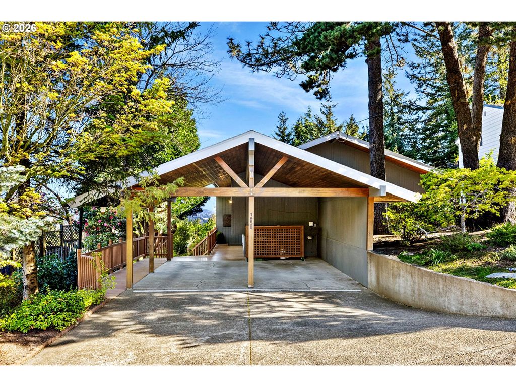 1658 FIRCREST Dr, Lake Oswego, OR 97034