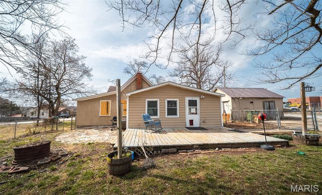 687 Salem Avenue, Rolla, MO 65401