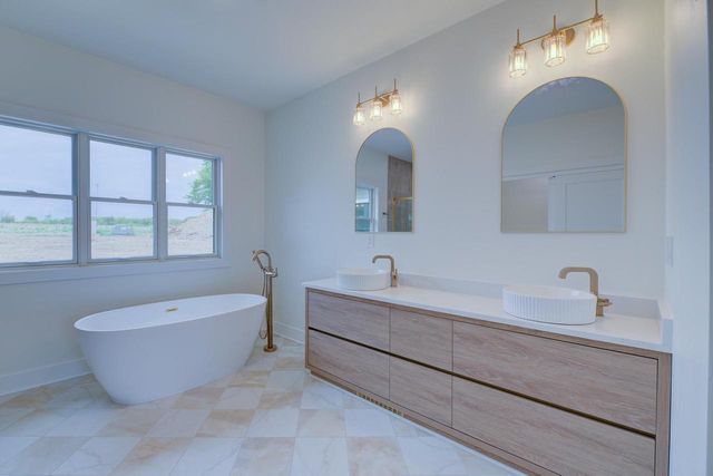 1837 Arbor Ridge Way, Janesville, WI 53548