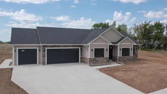 1837 Arbor Ridge Way, Janesville, WI 53548