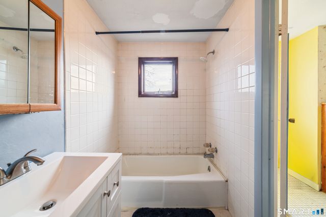 80 Ward Street, Naugatuck, CT 06770