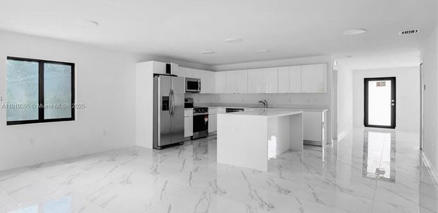 152 NW 18th St, Homestead, FL 33030