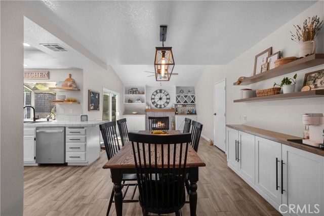 28518 Victoria, Castaic, CA 91384