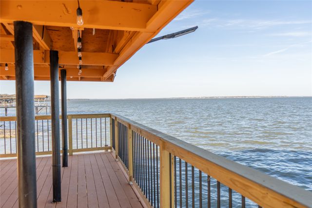 1425 Oak Hill Drive, Kemp, TX 75143